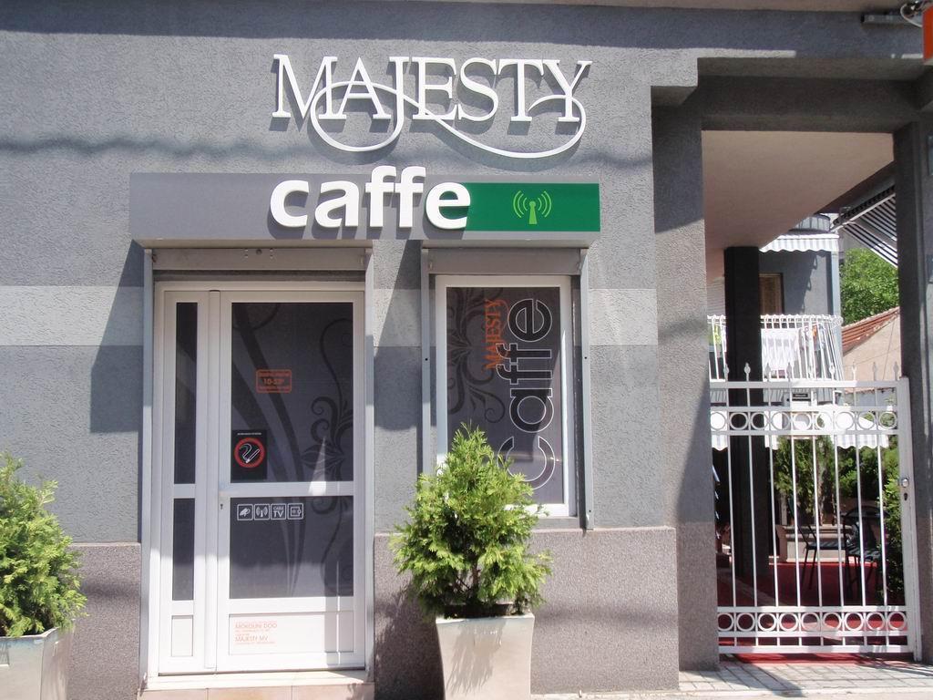 Bed And Breakfast Majesty Ni Exterior foto