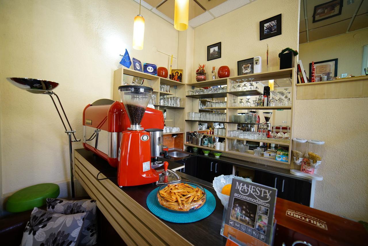 Bed And Breakfast Majesty Ni Exterior foto