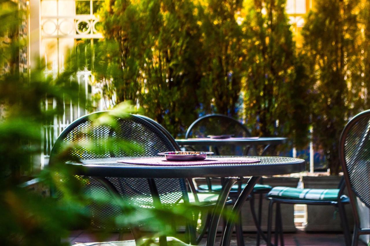 Bed And Breakfast Majesty Ni Exterior foto